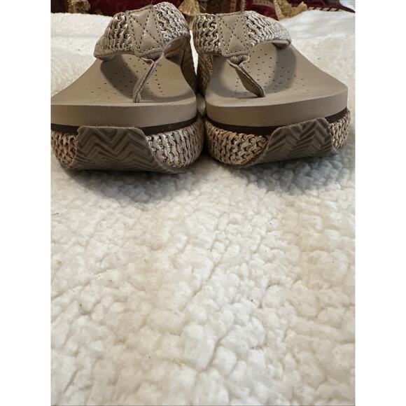 Womens Volatile Island Platform Wedge Flip-Flop Sandals Natural Color Tan Sz 9 - Picture 9 of 11